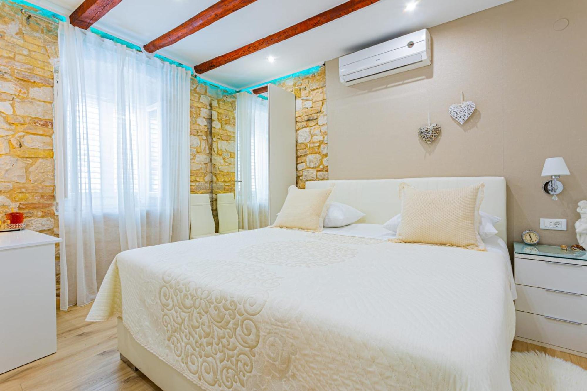 Apartments & Rooms Trogir Stars Free Parking Exterior photo